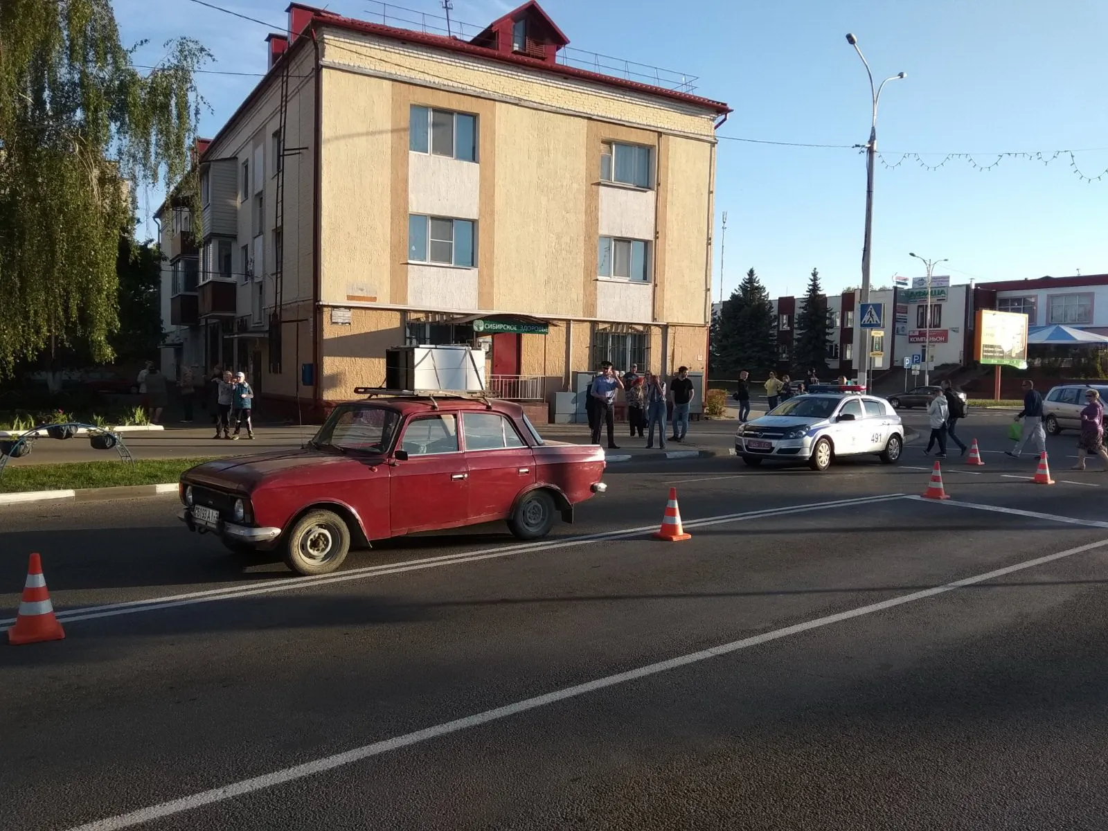 В Жлобине трехлетний мальчик убежал от мамы и попал под "Москвич", ребенок в реанимации